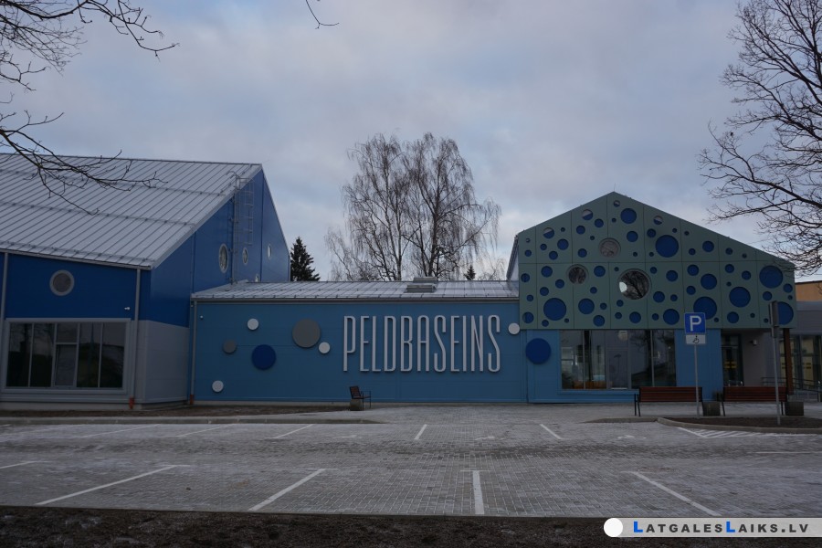Ludzā uzcelts peldbaseins