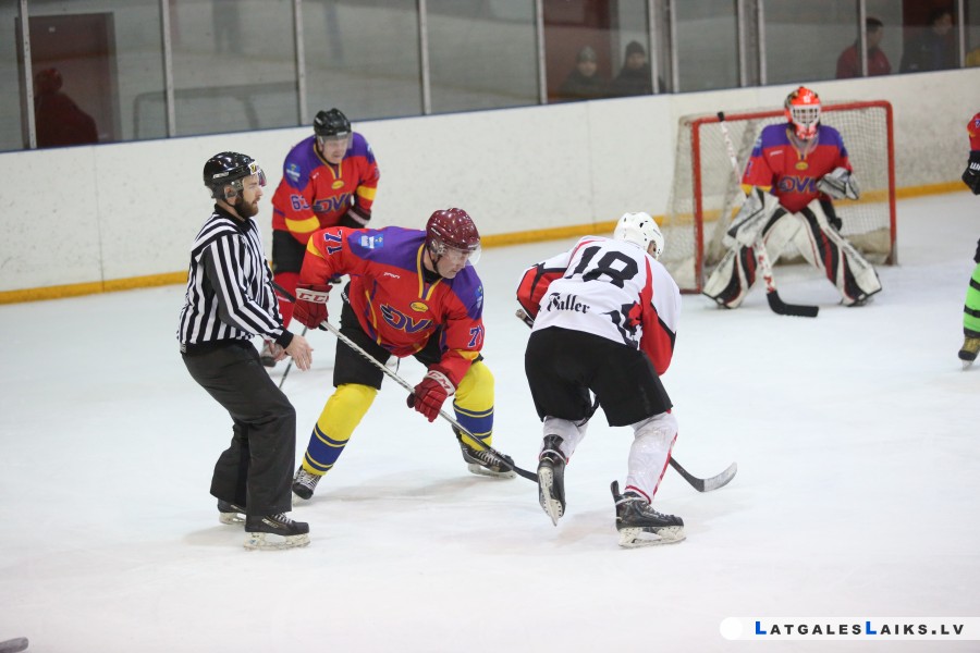 Daugavpils hokeja čempionātā – nervu spriedze un soda minūtes