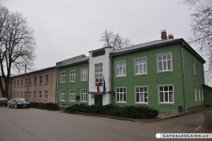 Asūnes un Izvaltas skolās rit pēdējais mācību gads