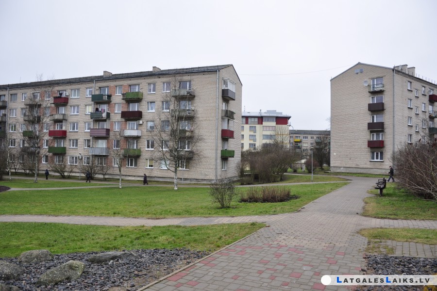 Kas atbildīgs par bīstamajiem daudzdzīvokļu namiem
