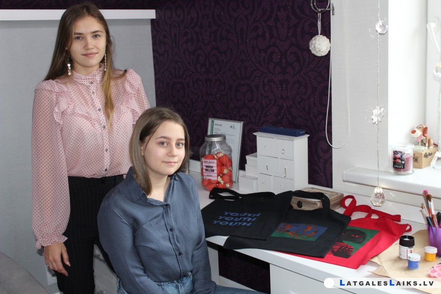 Klasesbiedrenes kļūst par biznesa partnerēm