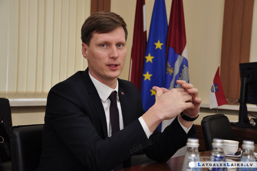 Traktoru rūpnīca dotu jaunu elpu dzelzceļam