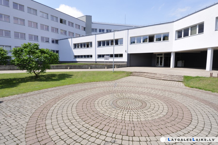 Atjaunots DU studiju korpuss Parādes ielā 1