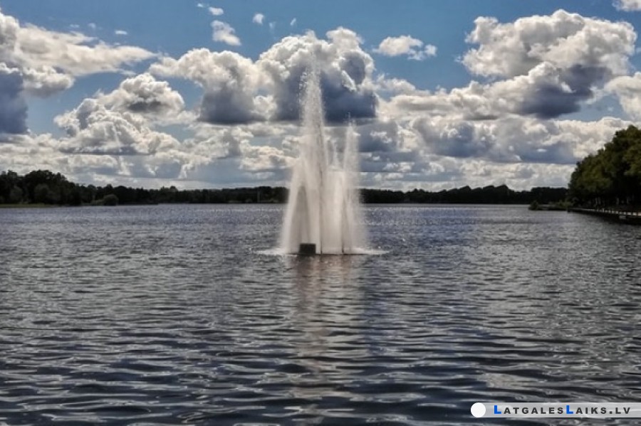 Izgatavota Stropu ezera strūklaka
