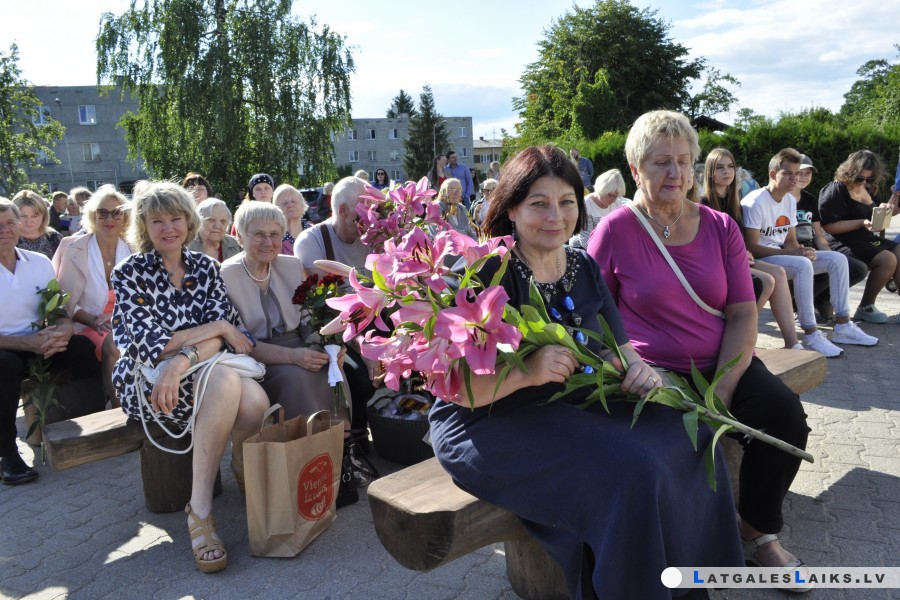 photo.jpg