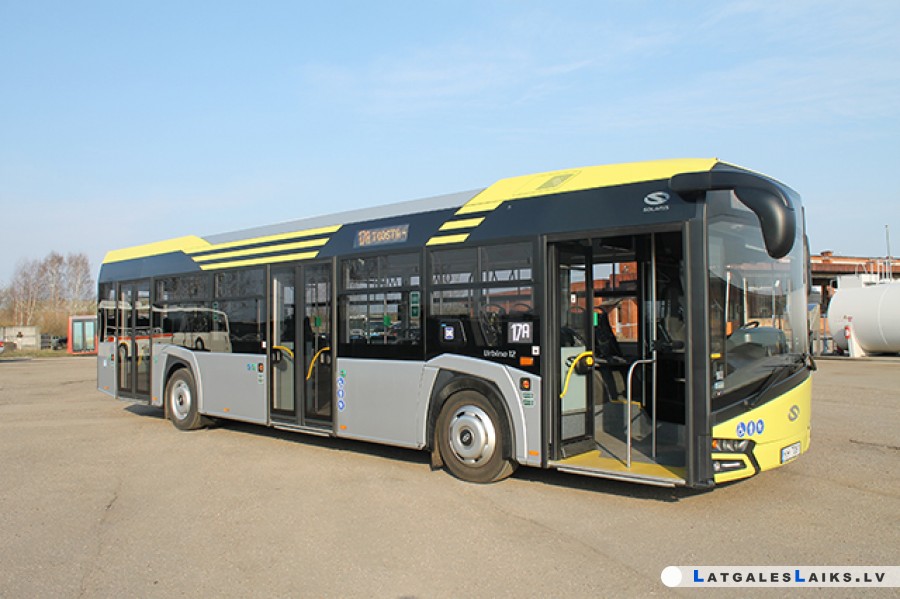Daugavpilī testē modernu autobusu