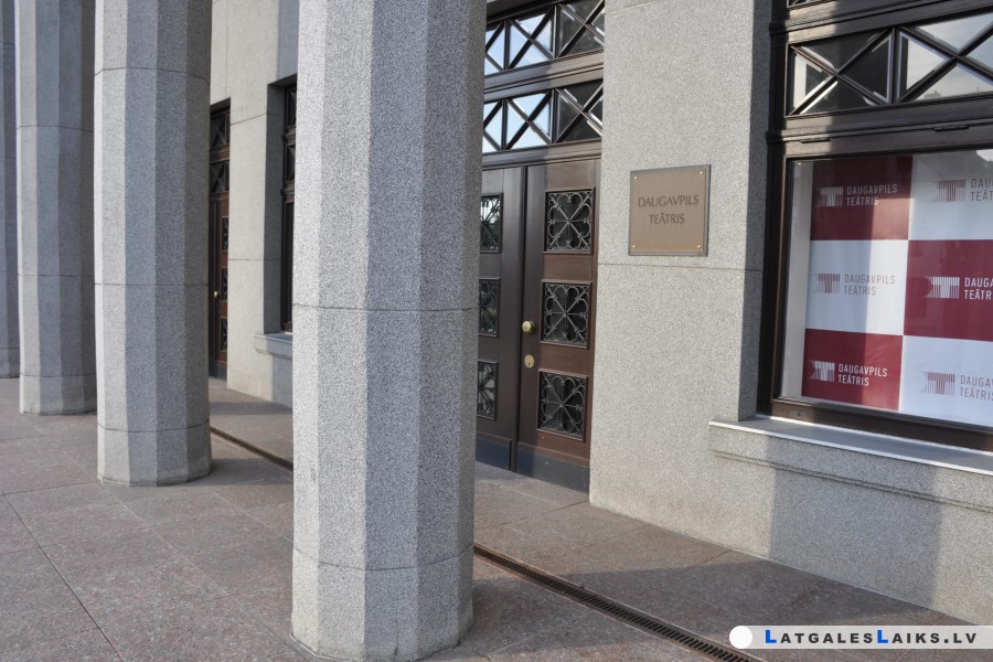 Daugavpils teātris atklās sezonu ar Ivara Lūša komēdiju „Mīlestība 32 m²”