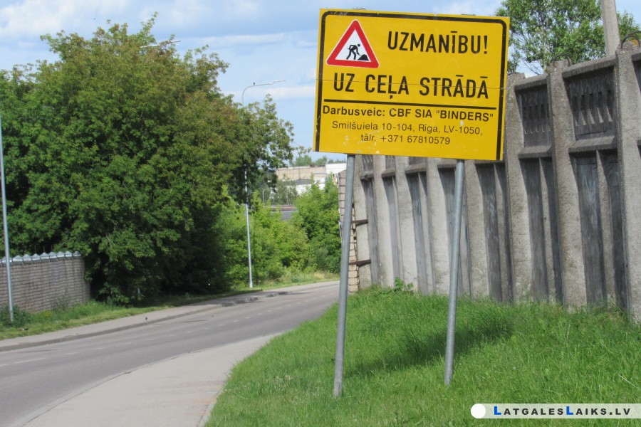 Kāpēc pārtraukti būvdarbi Silikātu ielā