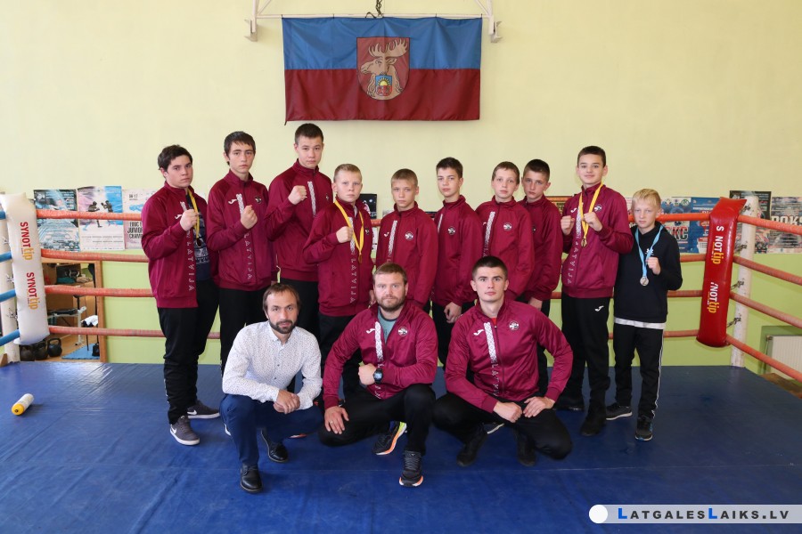 Daugavpils bokseri lieliski startē Latvijas čempionātā